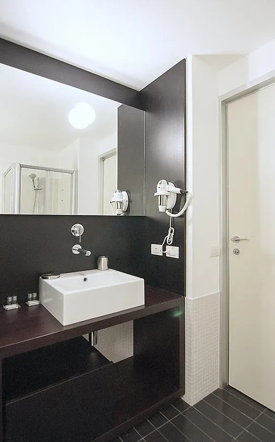 Bb Hotels Aparthotel Desuite Milan 2*,